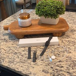 EUC Apple Watch :: 38mm Series 1 Space Gray GPS